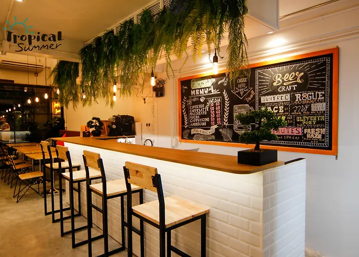 Tropical Summer Albergue *