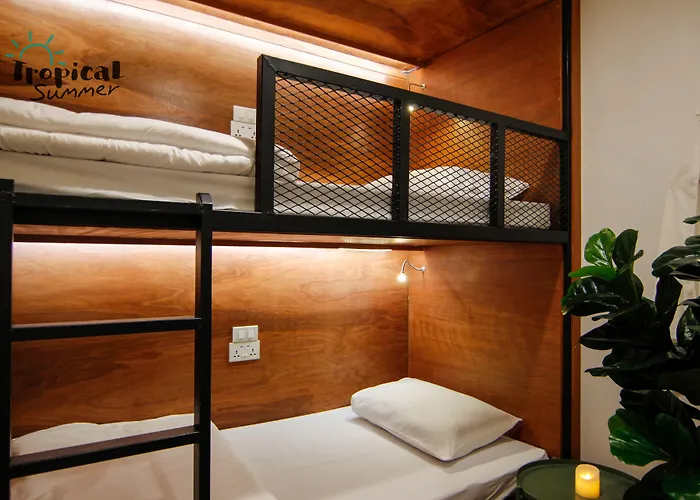 Tropical Summer Albergue Banguecoque